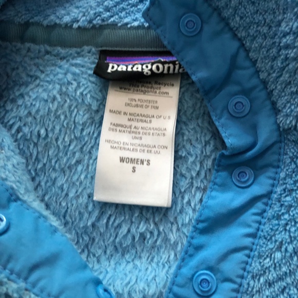 Blue Patagonia fleece pullover - Picture 2 of 2